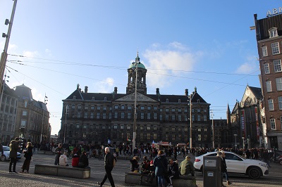brujas-plaza-dam-amsterdam-alvaro-anula